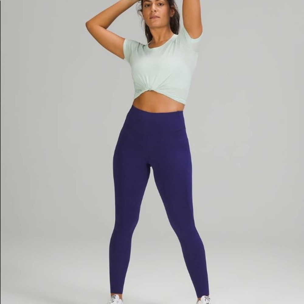 LULULEMON Base Pace HR Tight 28" 
Brushed Navy Sz 16 High Rise LW5DYNS